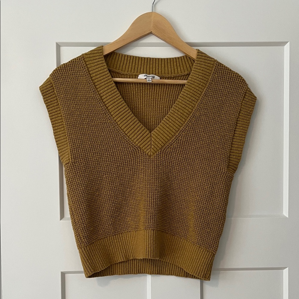 Madewell Women's V-Neck Sweater Vest in Mustard